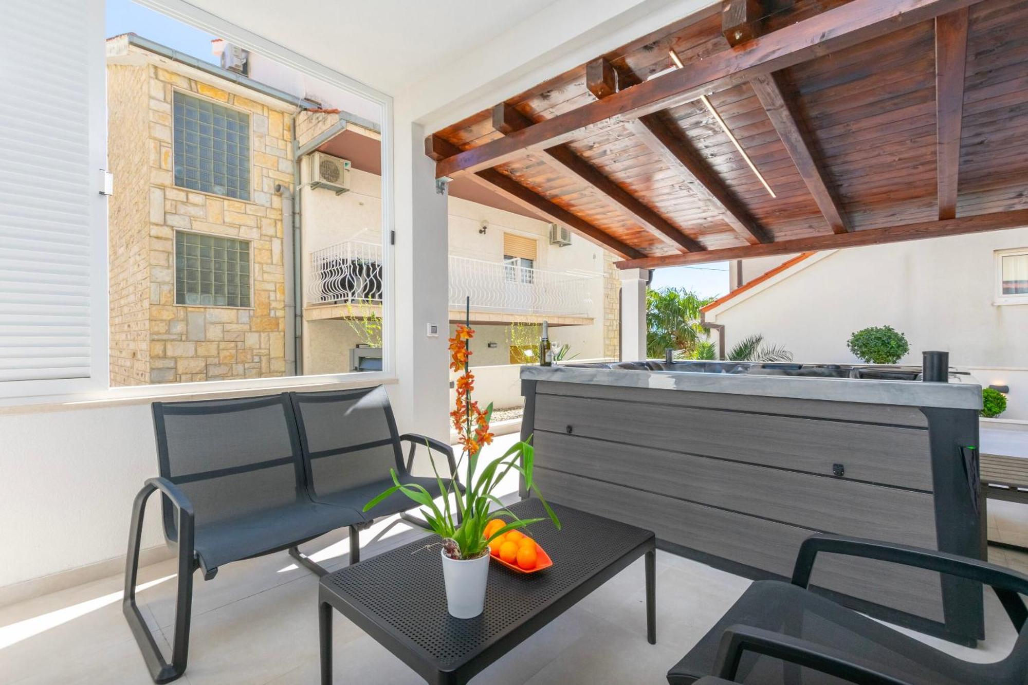 Apartment Dora Duće Екстериор снимка