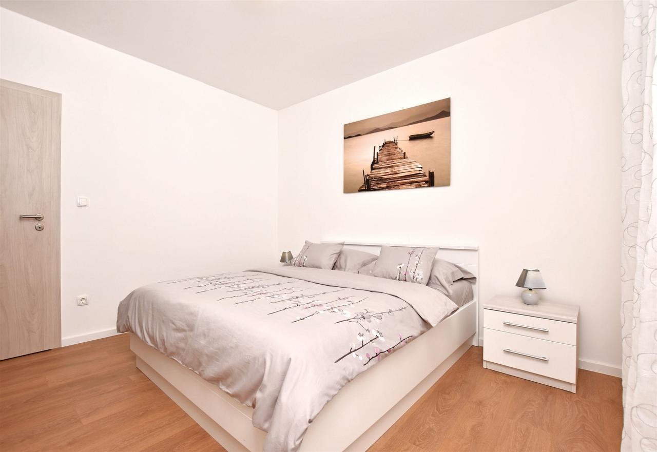 Apartment Dora Duće Екстериор снимка