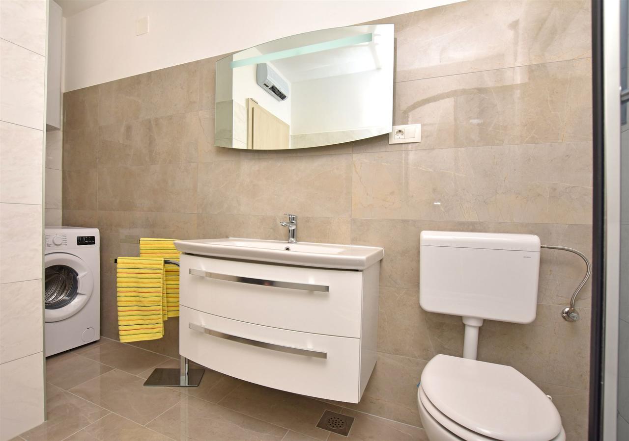 Apartment Dora Duće Екстериор снимка