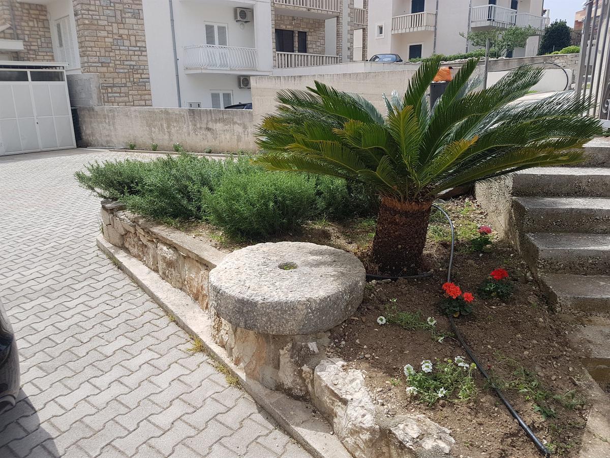 Apartment Dora Duće Екстериор снимка