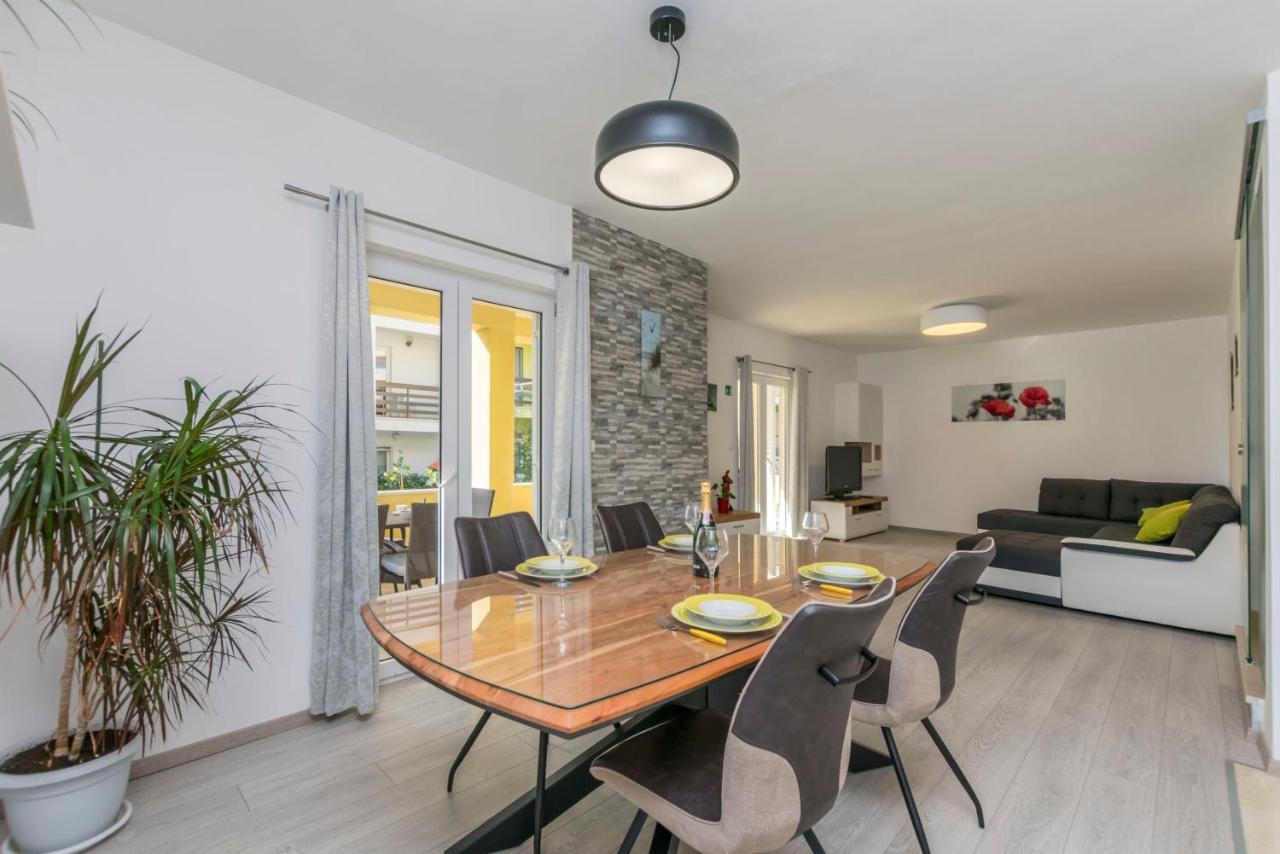 Apartment Dora Duće Екстериор снимка