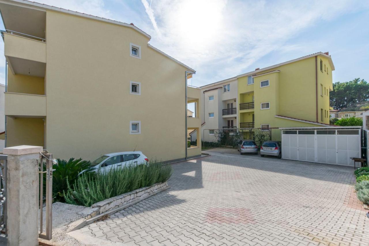 Apartment Dora Duće Екстериор снимка