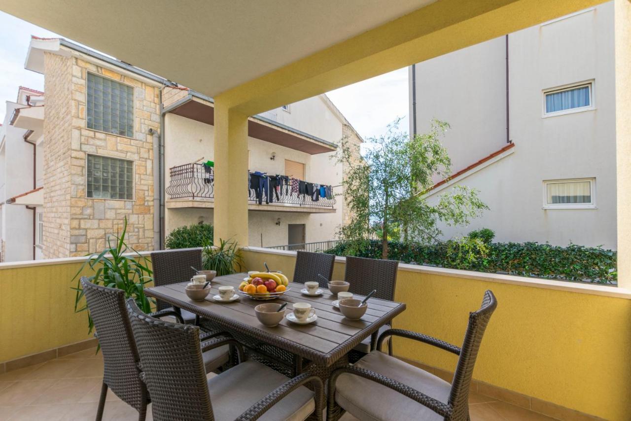 Apartment Dora Duće Екстериор снимка