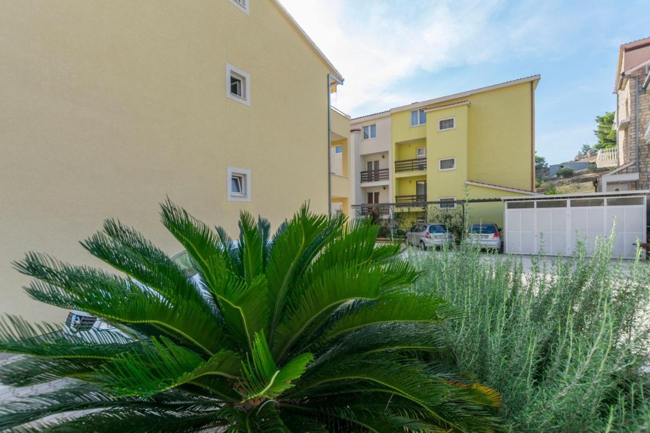 Apartment Dora Duće Екстериор снимка