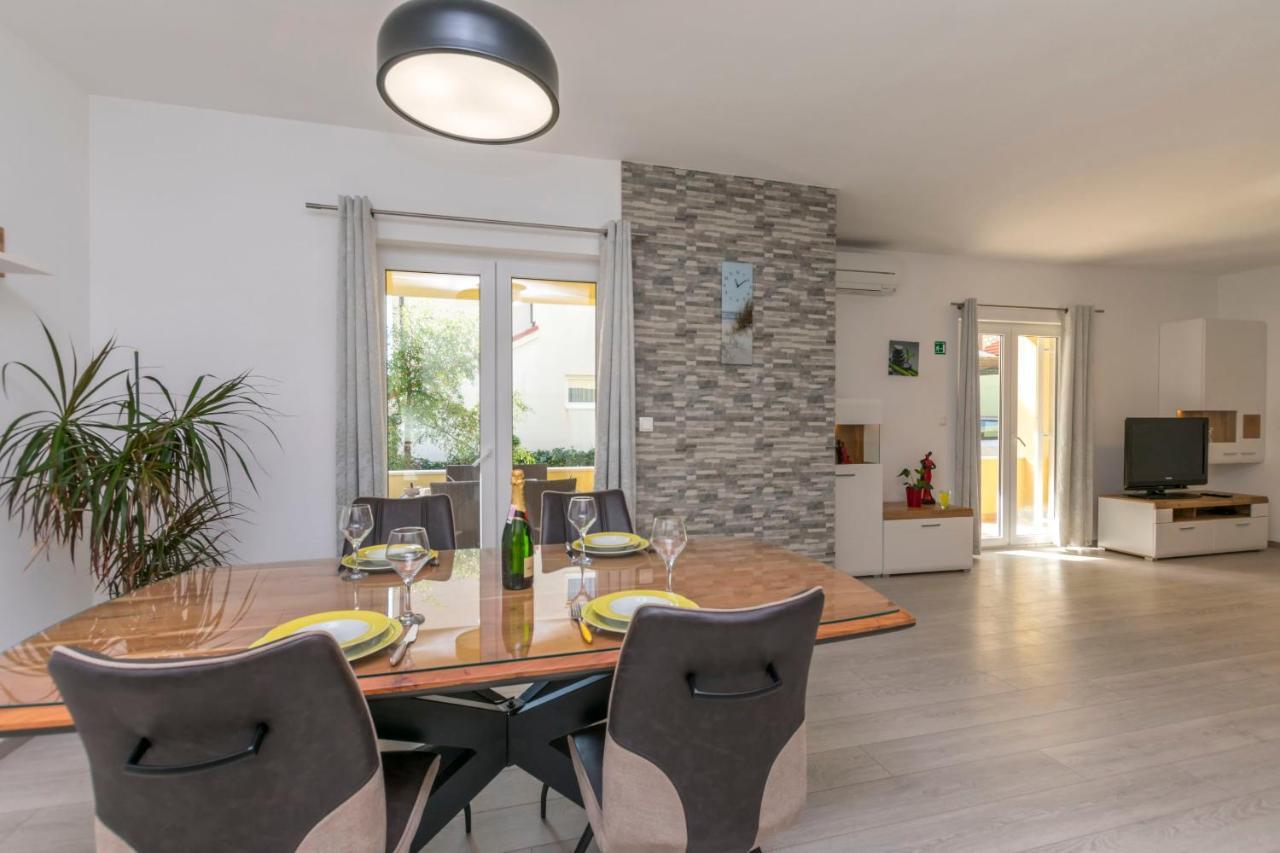 Apartment Dora Duće Екстериор снимка