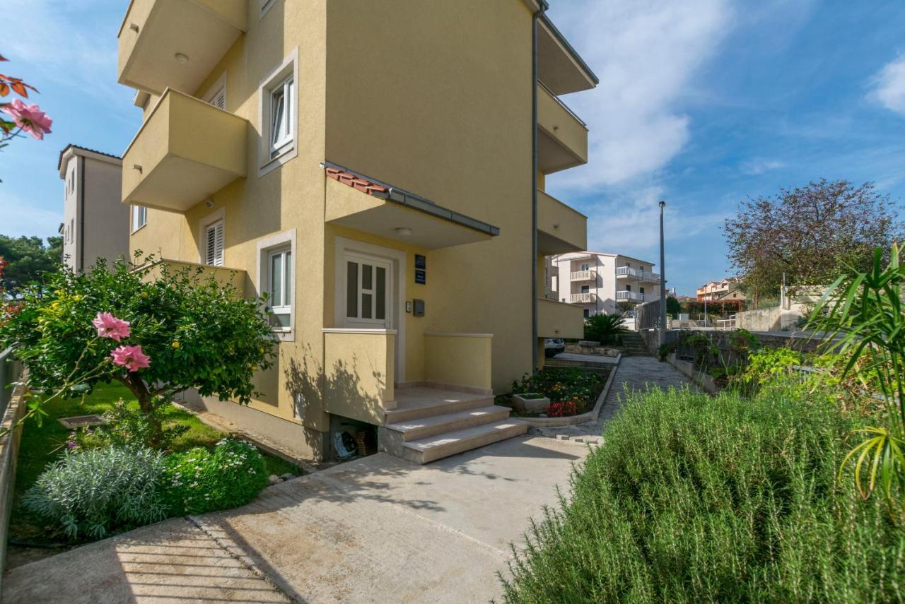Apartment Dora Duće Екстериор снимка